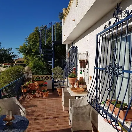 Naranjo Comfortable Villa *